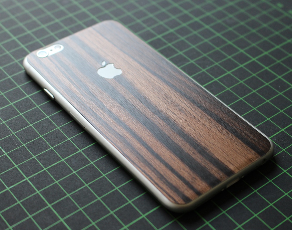 iPhone 6 / 6S / 6 Plus / 6S Plus / 7 Aufkleber / Sticker / Skin. 3D Aufkleber für die Rückseite. - 3D Holz, metallic, braun