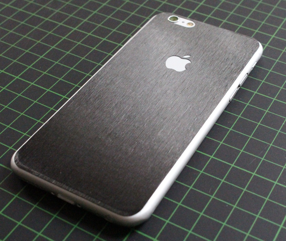 iPhone 6 / 6S / 6 Plus / 6S Plus / 7 Aufkleber / Sticker / Skin. 3D Aufkleber für die Rückseite. - Gebürsteter Stahl iPhone 6 / 6S / 6 Plus / 6S Plus / 7 Aufkleber / Sticker / Skin. 3D Aufkleber für die Rückseite. - Gebürsteter Stahl