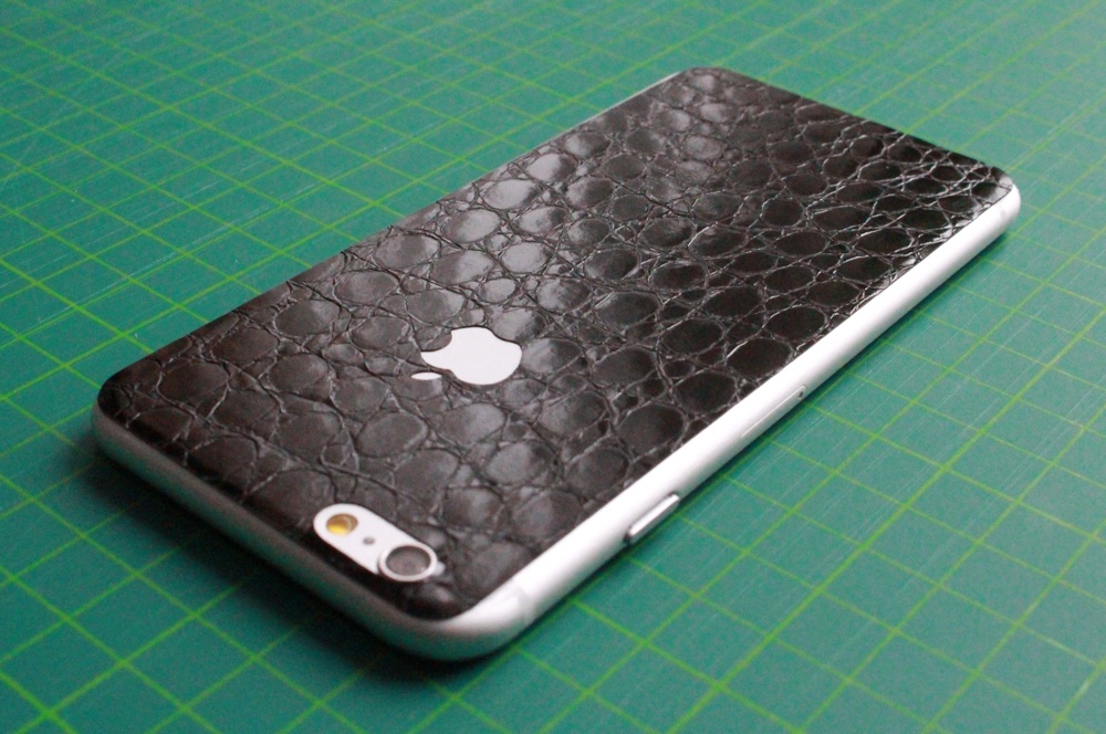 iPhone 6 / 6S / 6 Plus / 6S Plus / 7 Aufkleber / Sticker / Skin. 3D Aufkleber für die Rückseite. - Alligator Black - Sonderedition